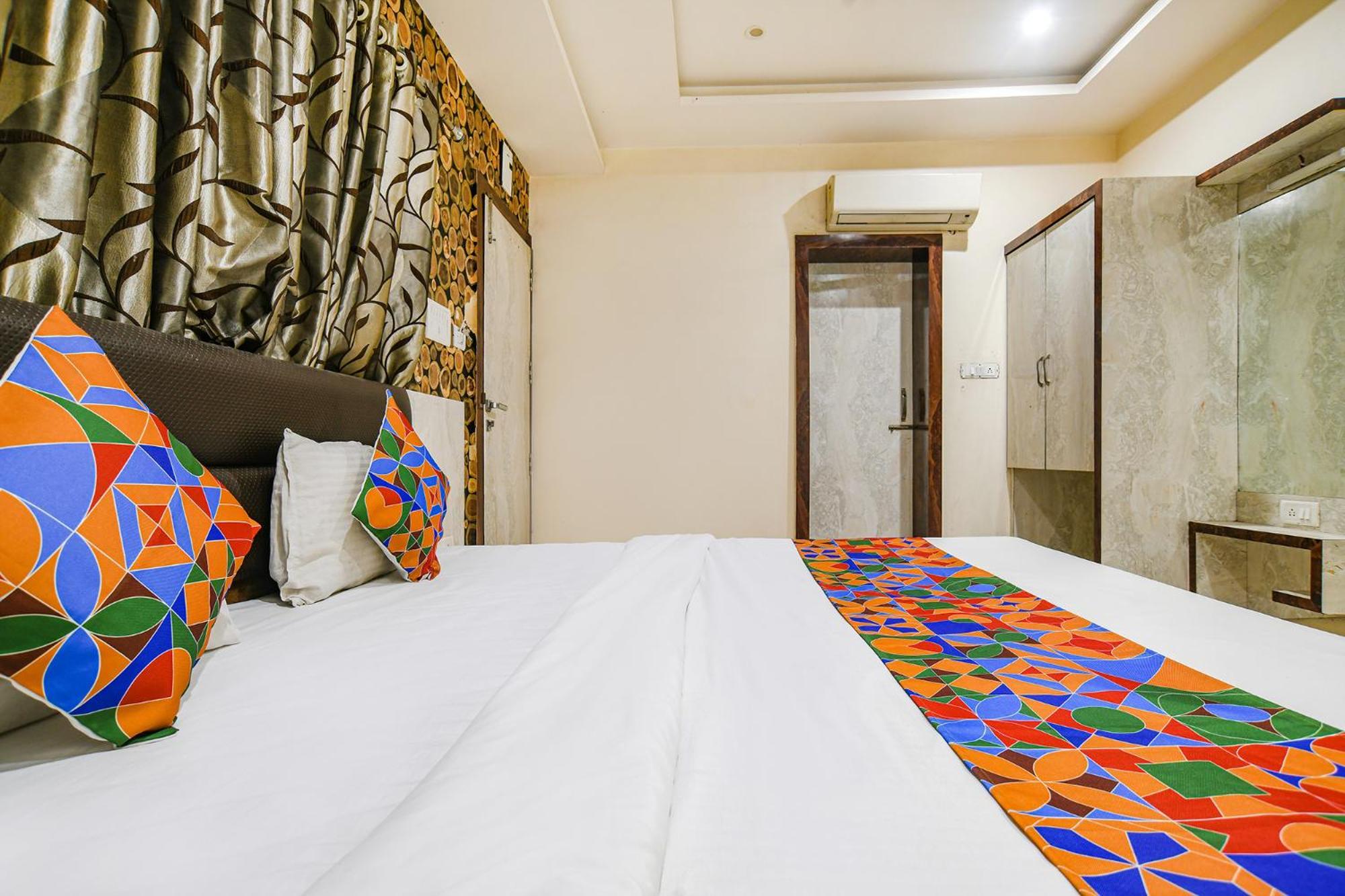 Fabhotel Shivam Palace- Near Mahakal Mandir Ujjain Buitenkant foto