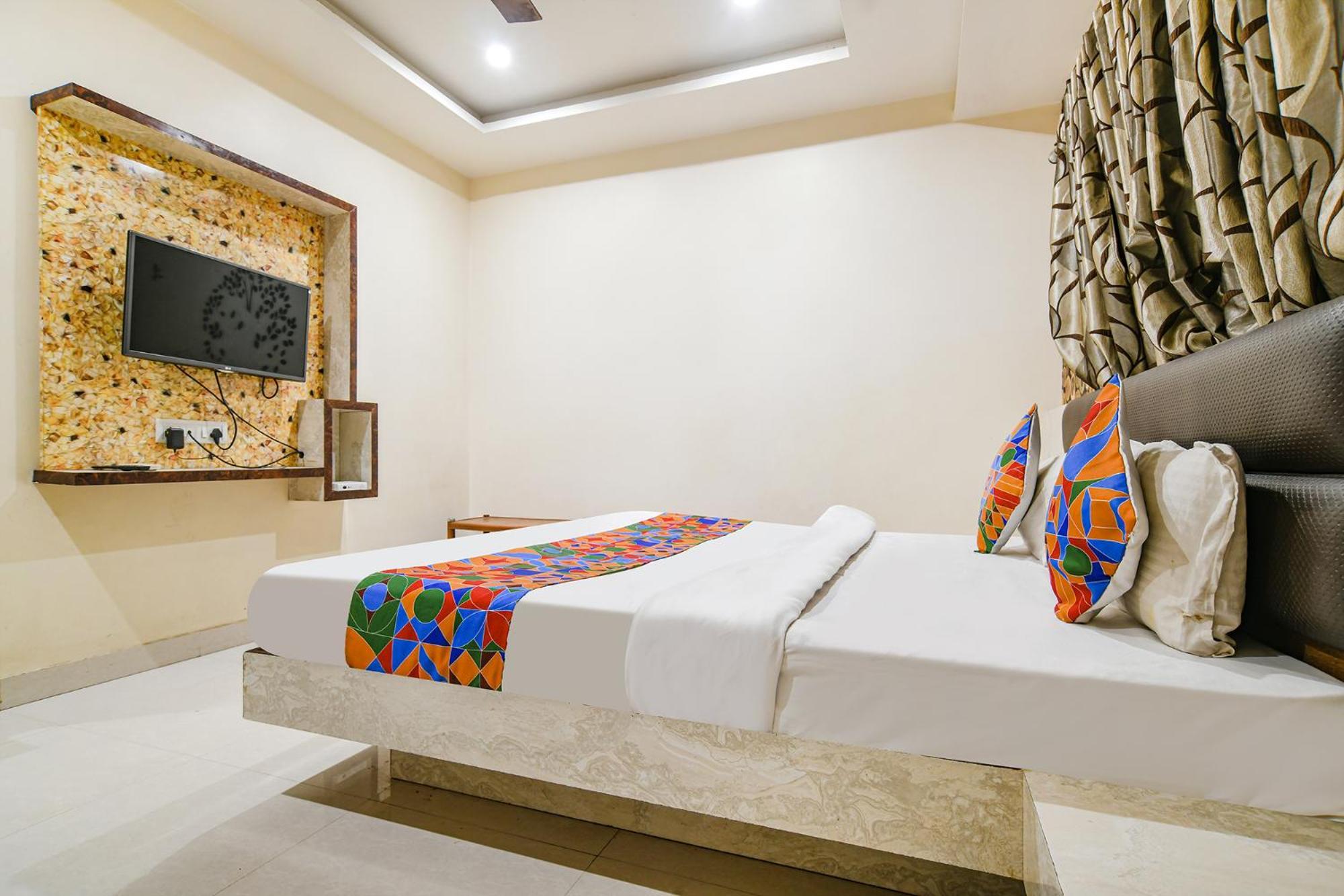 Fabhotel Shivam Palace- Near Mahakal Mandir Ujjain Buitenkant foto