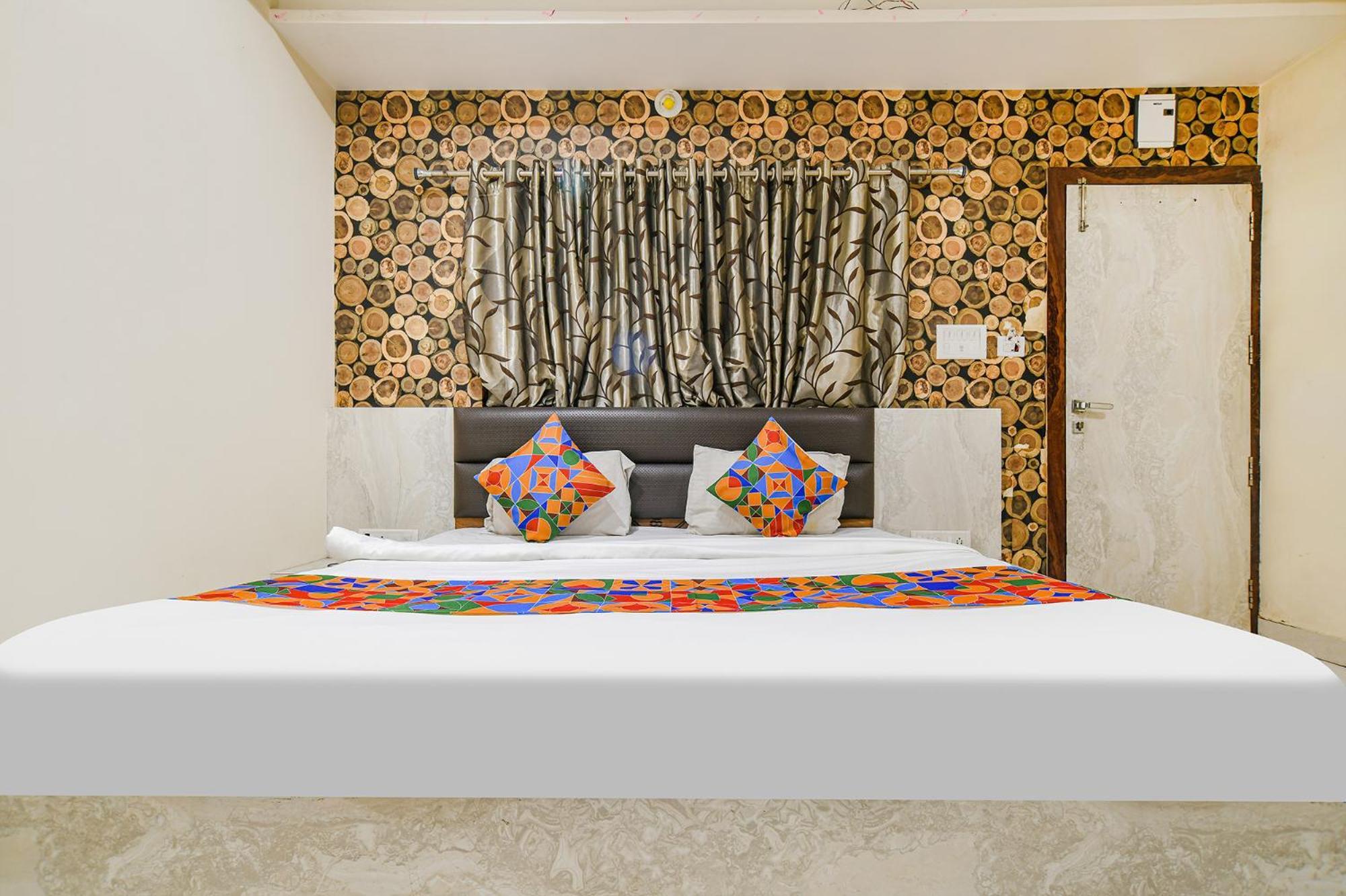 Fabhotel Shivam Palace- Near Mahakal Mandir Ujjain Buitenkant foto