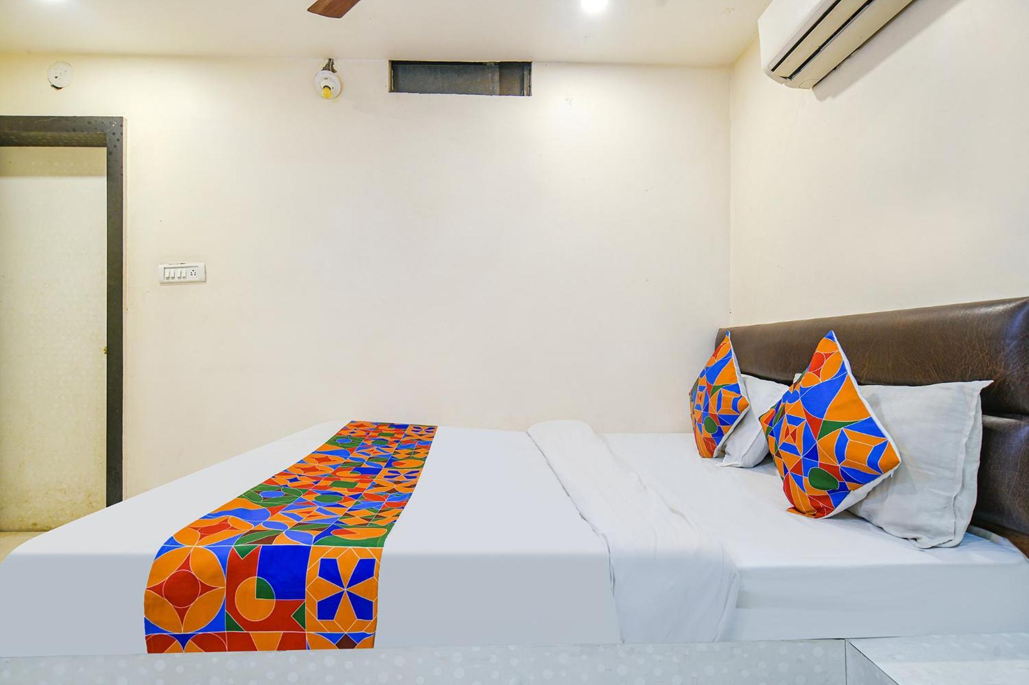 Fabhotel Shivam Palace- Near Mahakal Mandir Ujjain Buitenkant foto