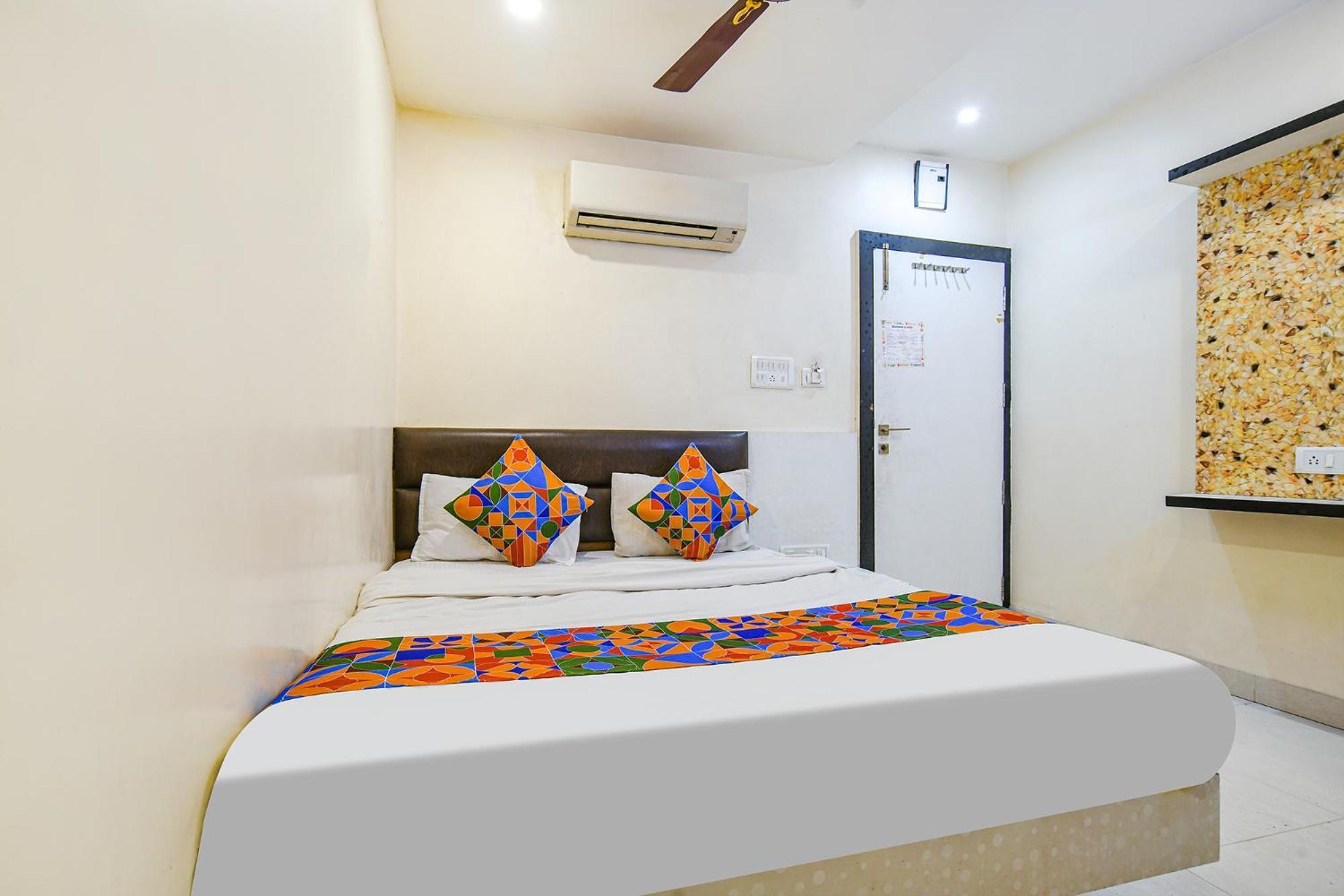 Fabhotel Shivam Palace- Near Mahakal Mandir Ujjain Buitenkant foto