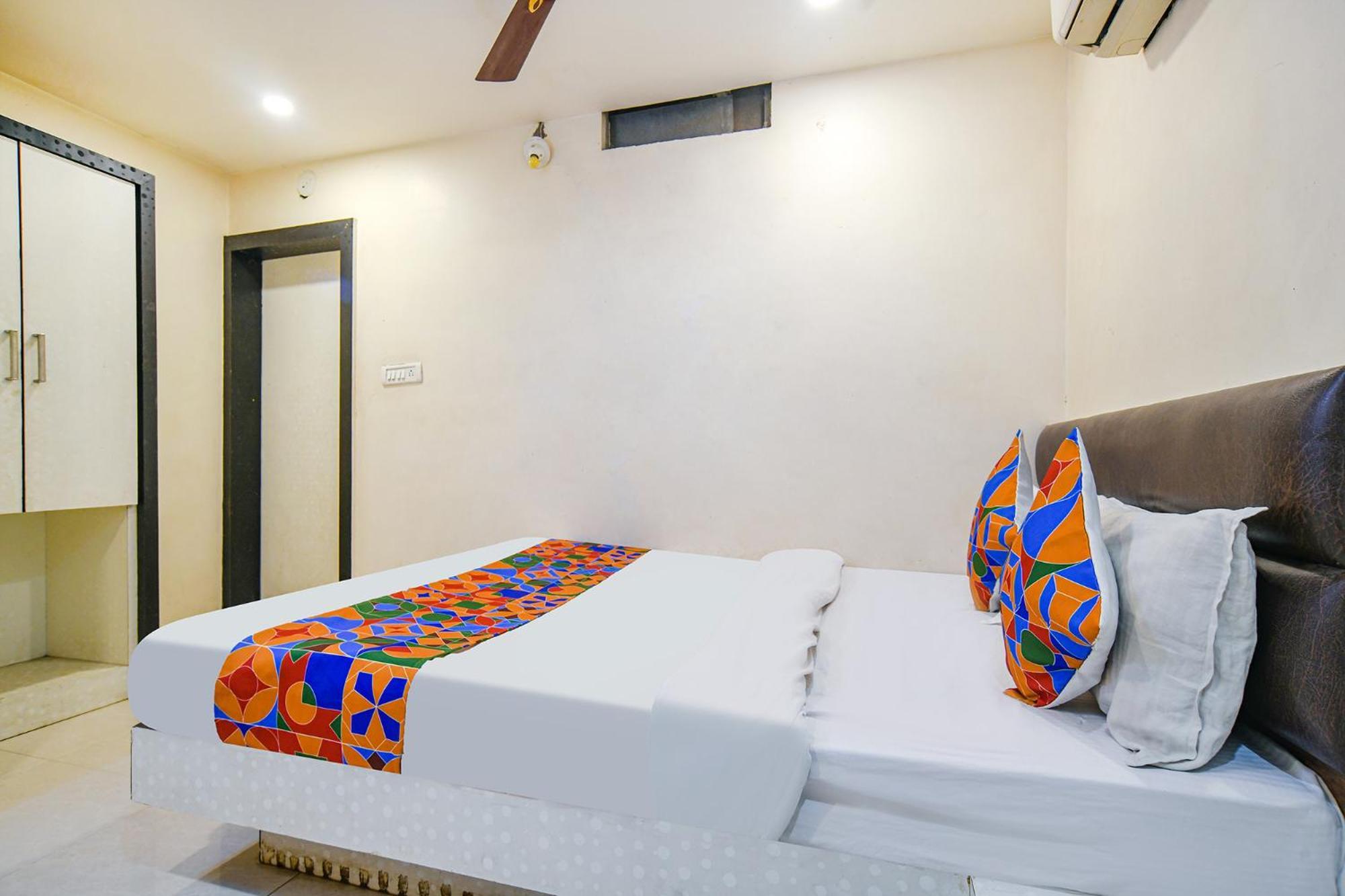 Fabhotel Shivam Palace- Near Mahakal Mandir Ujjain Buitenkant foto