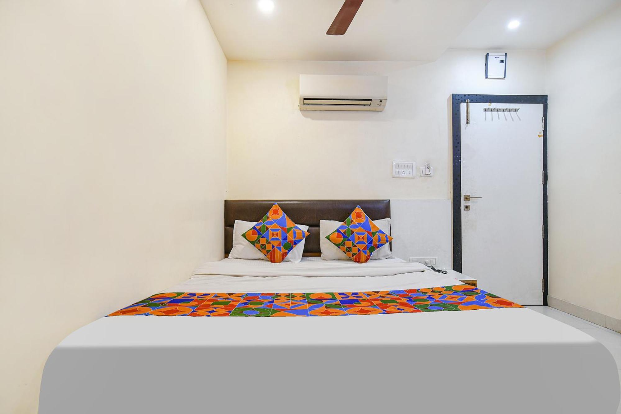 Fabhotel Shivam Palace- Near Mahakal Mandir Ujjain Buitenkant foto