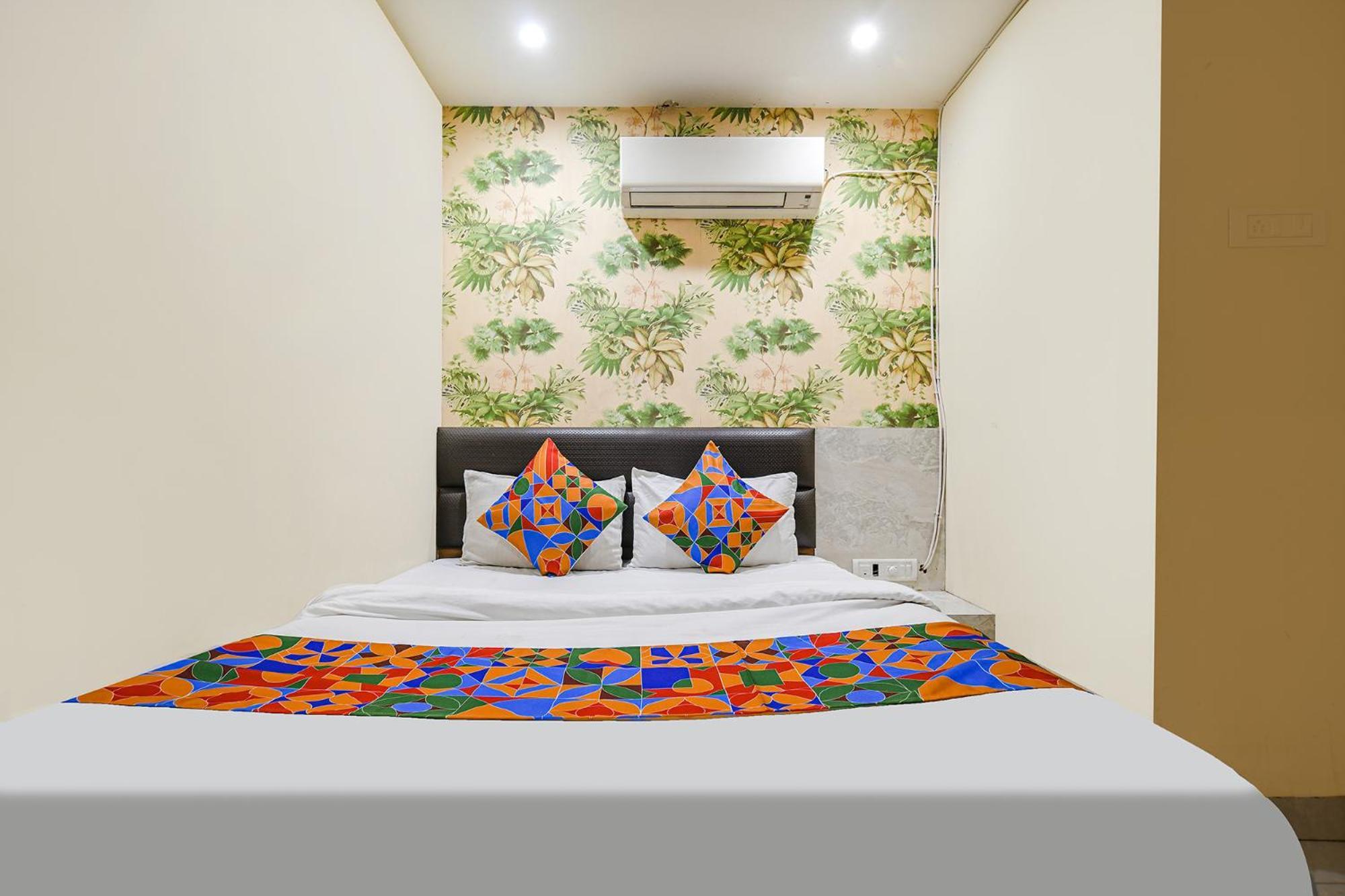 Fabhotel Shivam Palace- Near Mahakal Mandir Ujjain Buitenkant foto
