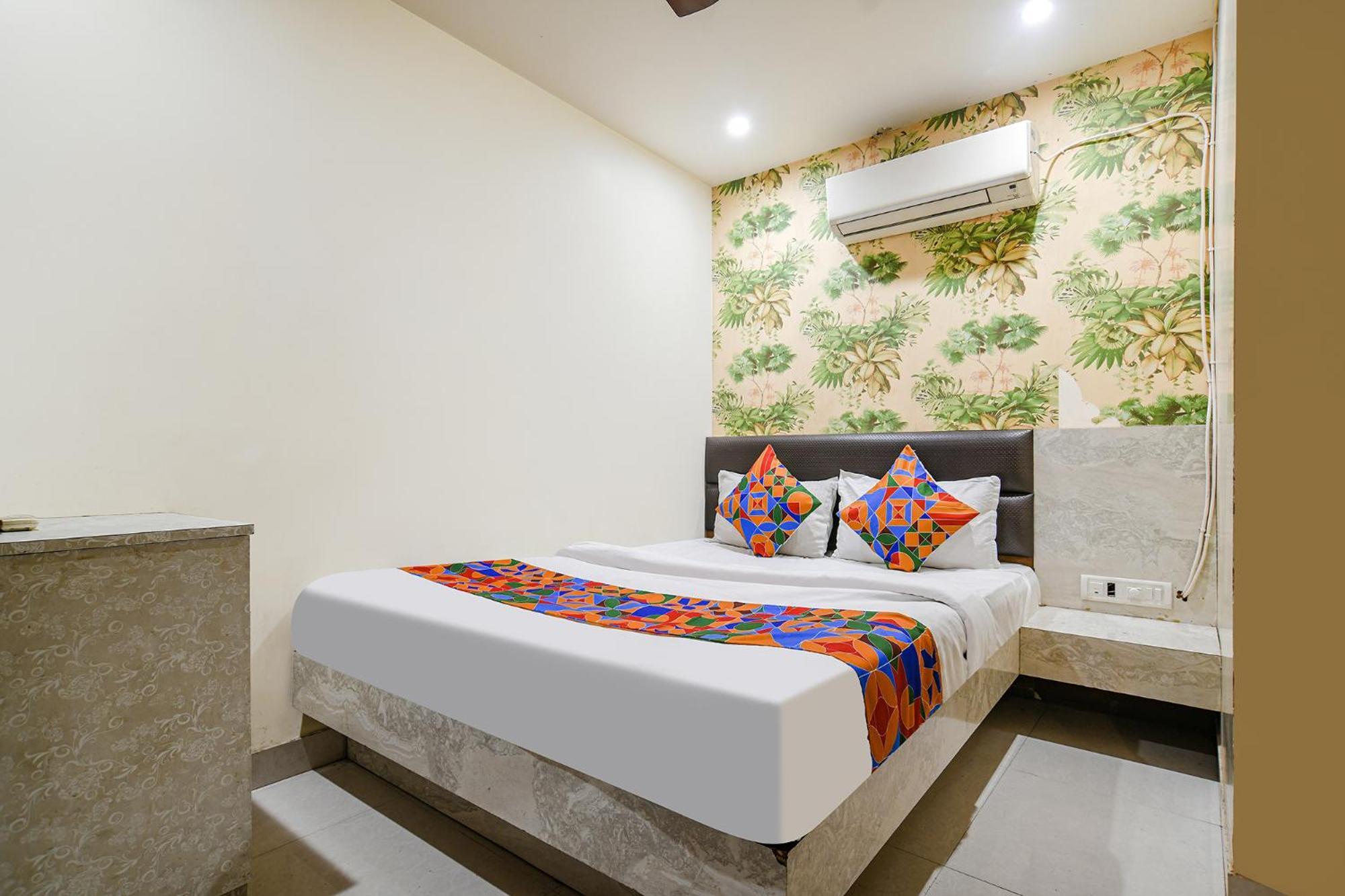Fabhotel Shivam Palace- Near Mahakal Mandir Ujjain Buitenkant foto