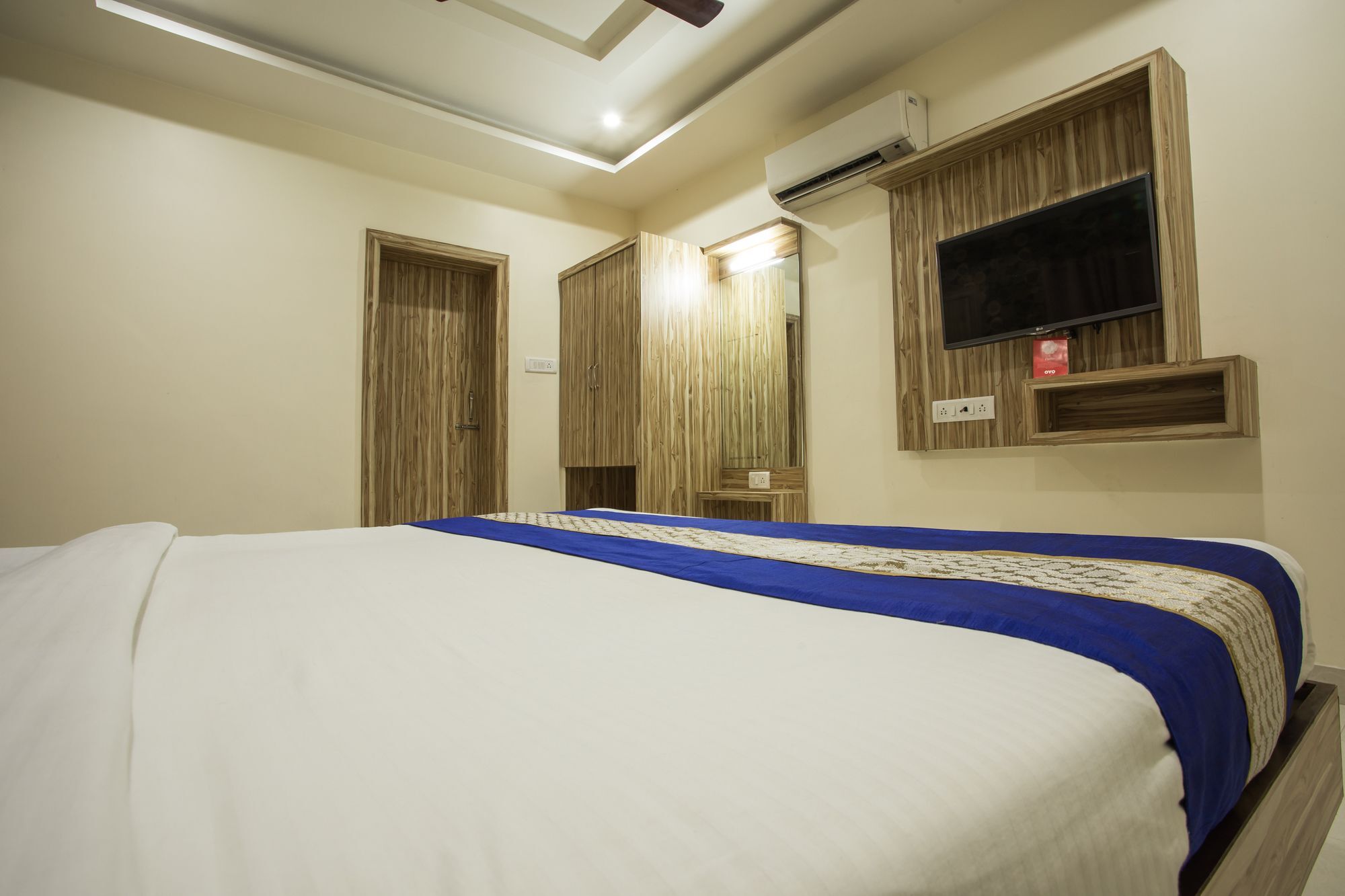 Fabhotel Shivam Palace- Near Mahakal Mandir Ujjain Buitenkant foto